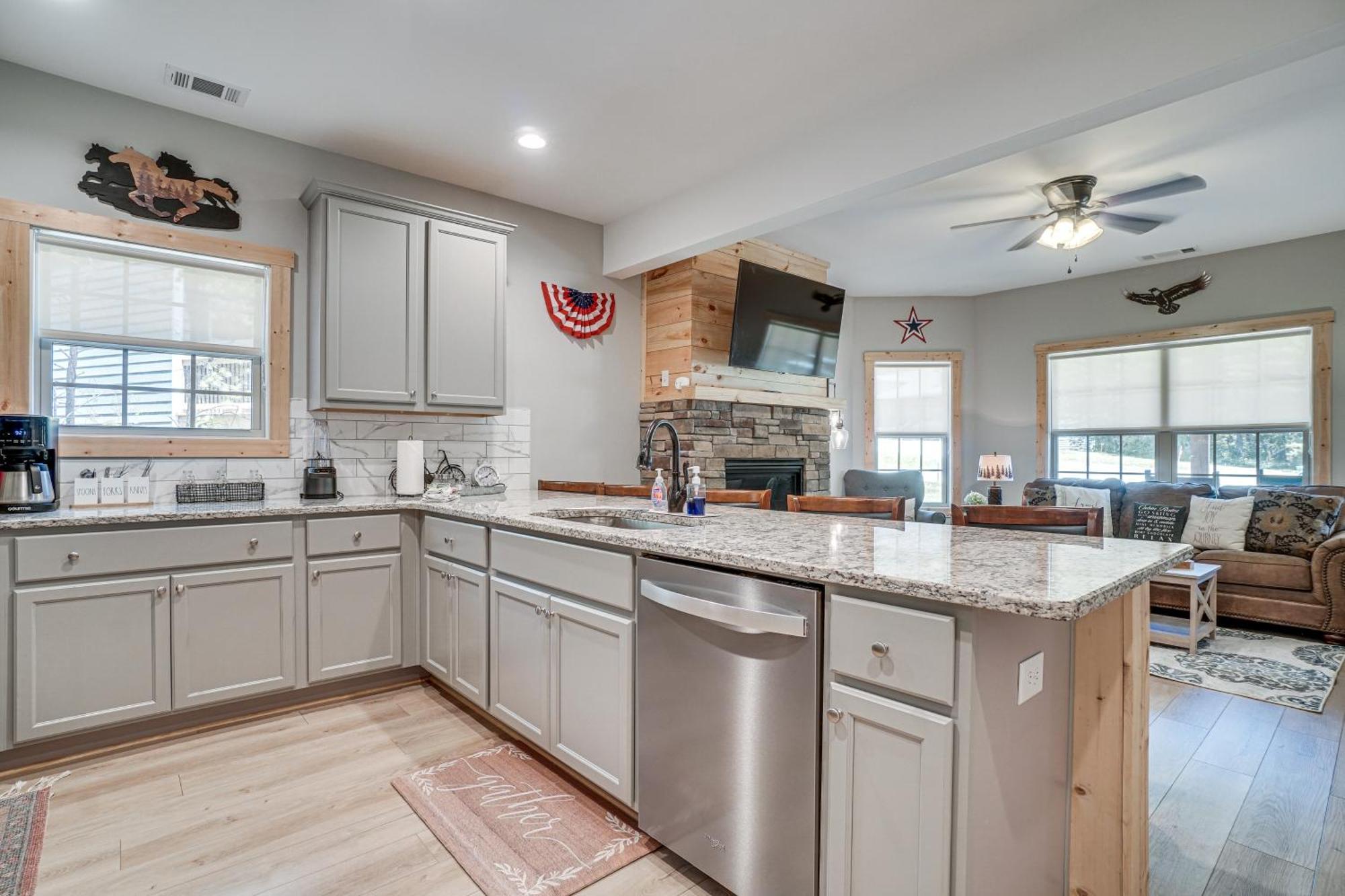 Villa Stunning Helen Getaway With Hot Tub And Ev Charger! Exterior foto
